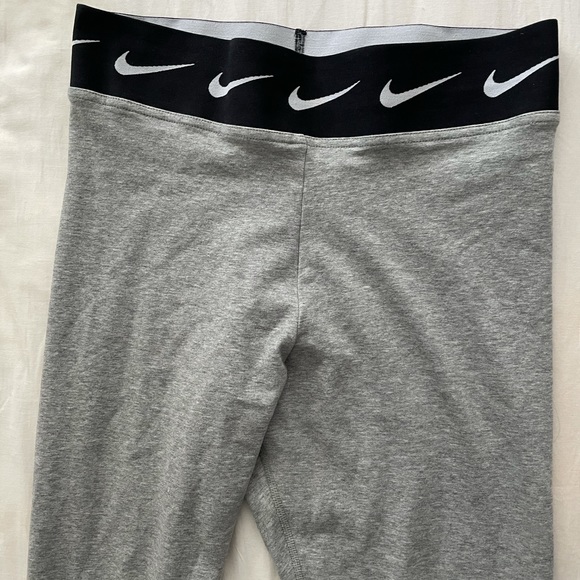 NIKE workout leggings - Picture 2 of 3